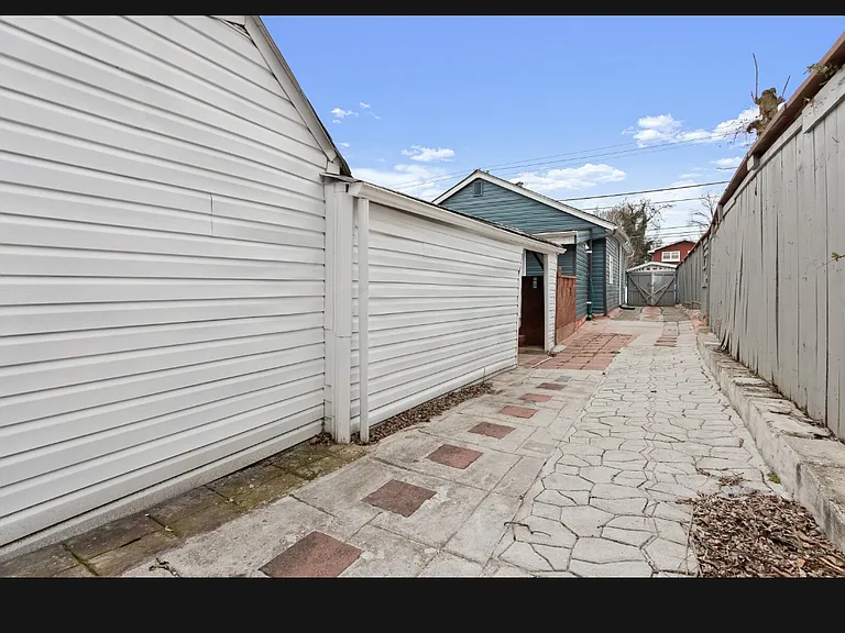 805 Eastern Ave — Photo 55