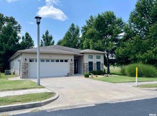 2713 W Prairie Pl, Carbondale, IL 62901