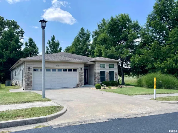 2713 W Prairie Pl, Carbondale, IL 62901