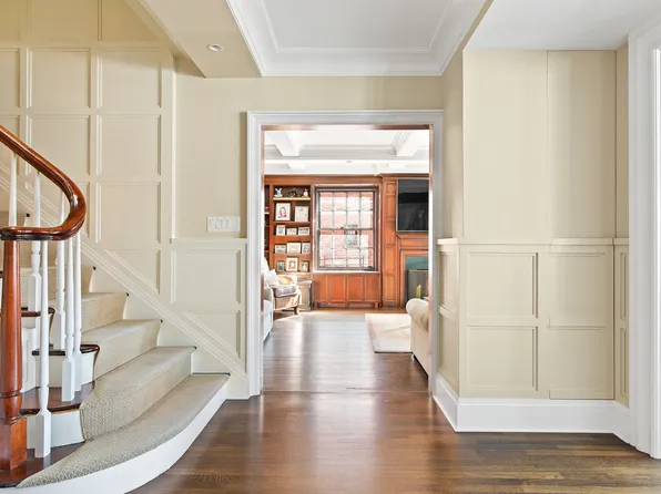 333 East 68th Street image 7 of 20