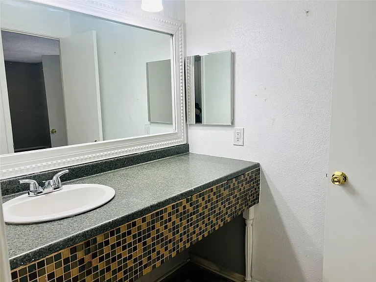 2800 Jeanetta St #1702 — Photo 14