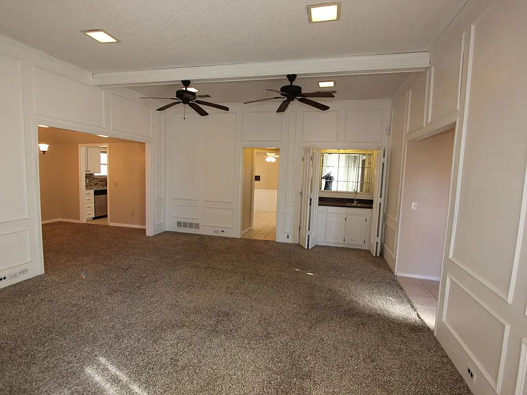 3504 Hilltop Ln — Photo 3