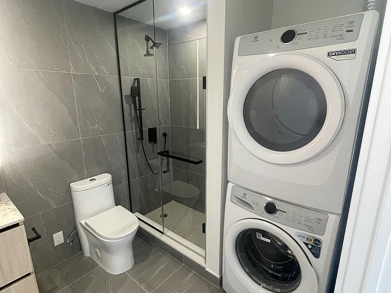 699 Sheppard Ave E #807 — Photo 10