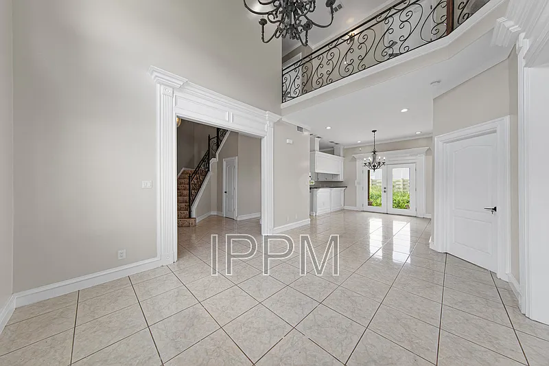 4 bed, 3.5 bath, 2695 sqft, $3,000 — Photo 4
