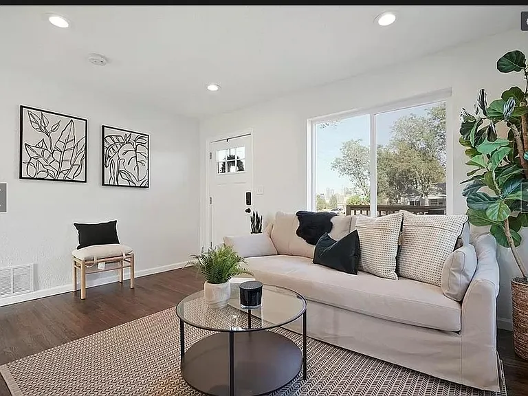 1095 Irving St — Photo 6