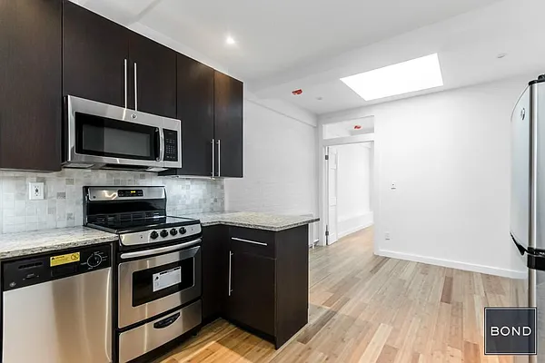 Rented by Bond New York | media 1