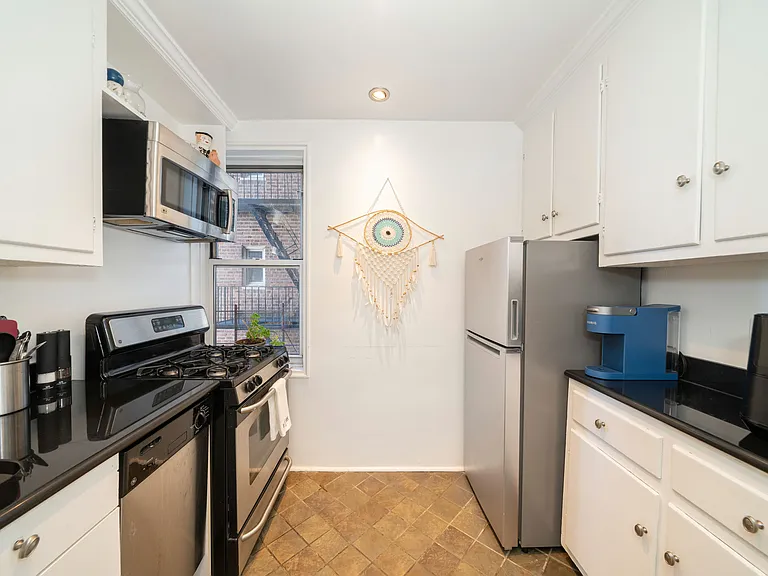 330 Haven Ave #3K — Photo 4
