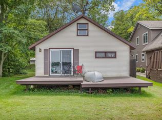 991 Orchard Dr, Marshall, MI