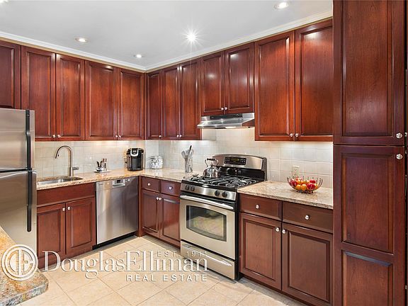 4th image of 251 W 98th St APT 8C