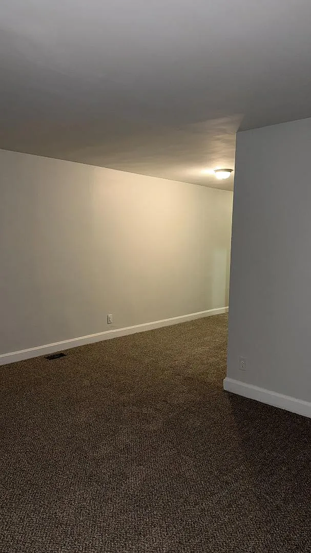 914 Clark St - Unit 916 — Photo 4