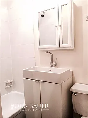 Rented by Voda Bauer Real Estate | media 25