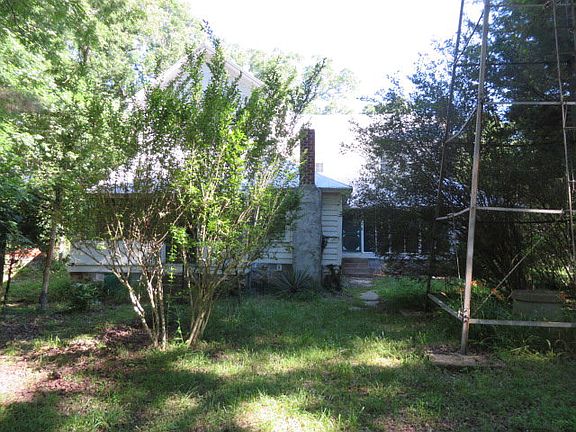 2nd image of 233 Matthews Ln
