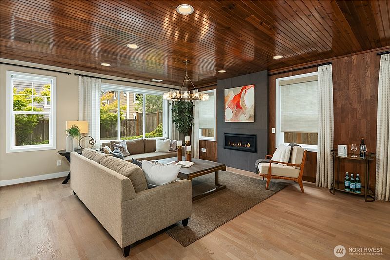 4th image of 1444 242nd Avenue NE