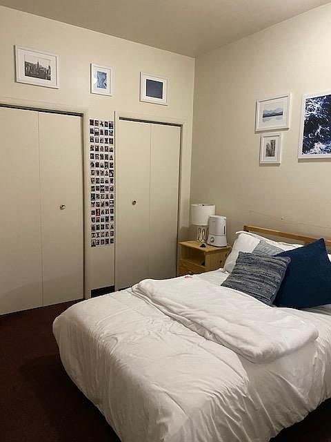 Large bedroom with 2 closets