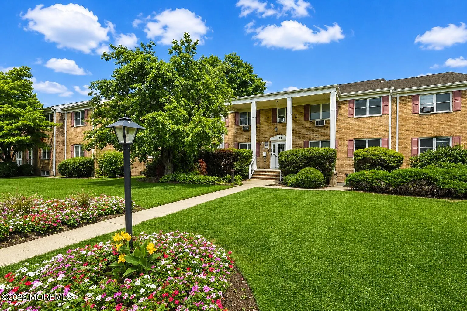 1 bed, 1.0 bath, 769 sqft, $2,100 — Photo 1