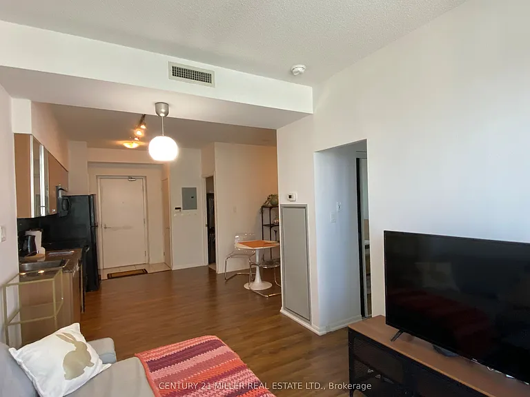 38 Grenville St #3010 — Photo 9
