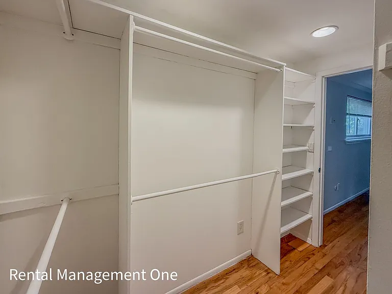 5604 Haymeadow Dr — Photo 14