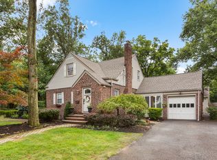 136 Valley Rd, Haworth, NJ 07641
