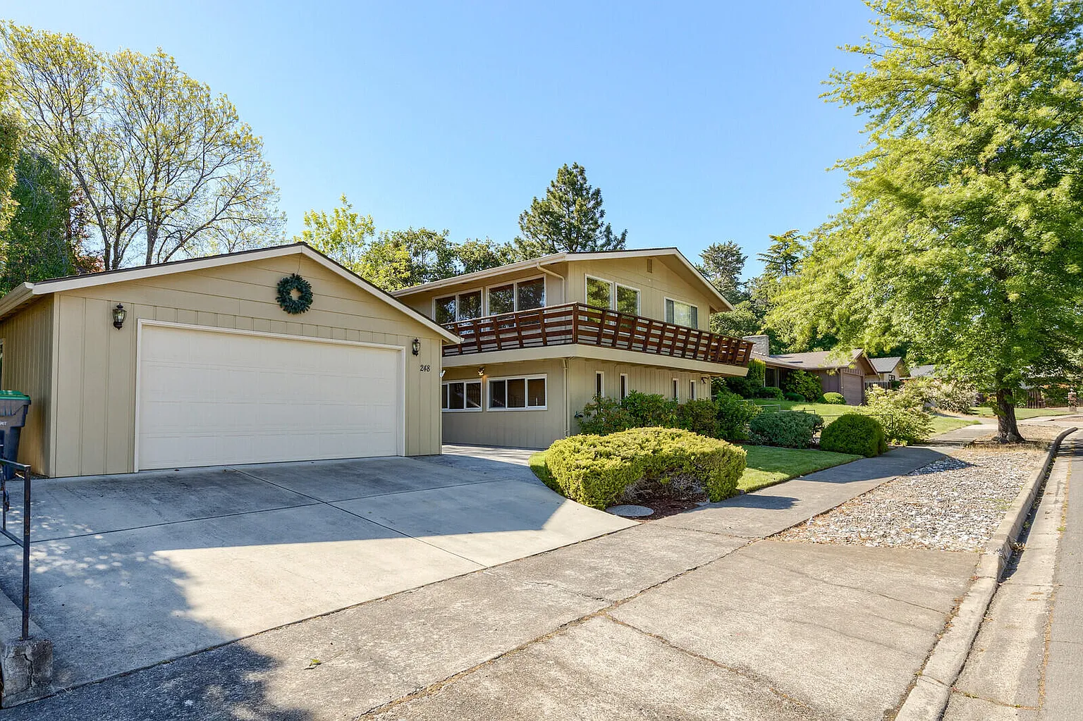 248 White Oak Dr photo 1