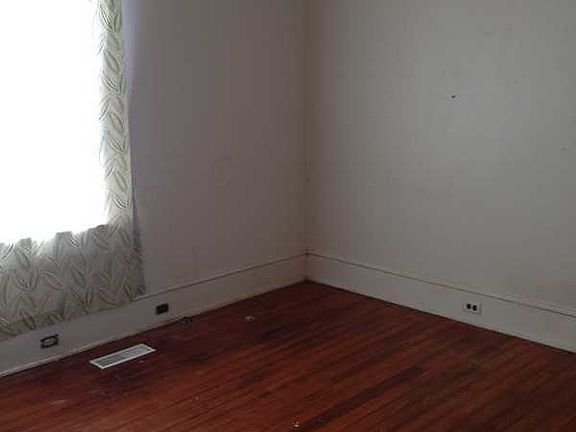 3rd image of 114 Church Ave