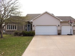 8962 Windsor Ter N, Brooklyn Park, MN 55443