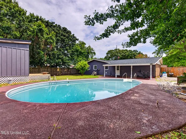 4511 Concord St, Pascagoula, MS 39581