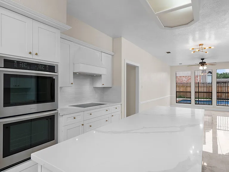 17402 Wilton Park Ct — Photo 23