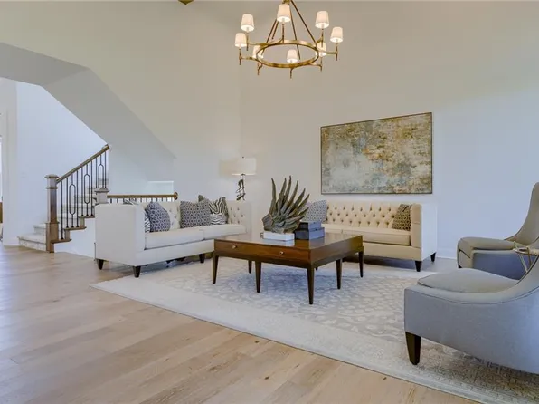 16661 S Marais Dr, Olathe, KS 66062