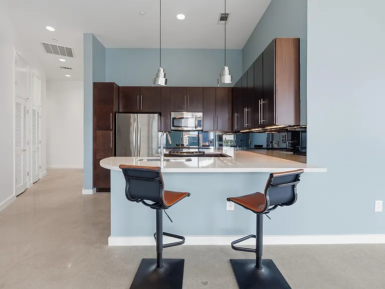 507 Sabine St #901 — Photo 4