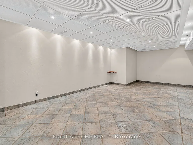 20 Pine Ridge Ln — Photo 35