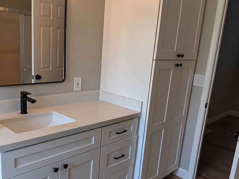 700 E Washington St #3 — Photo 9