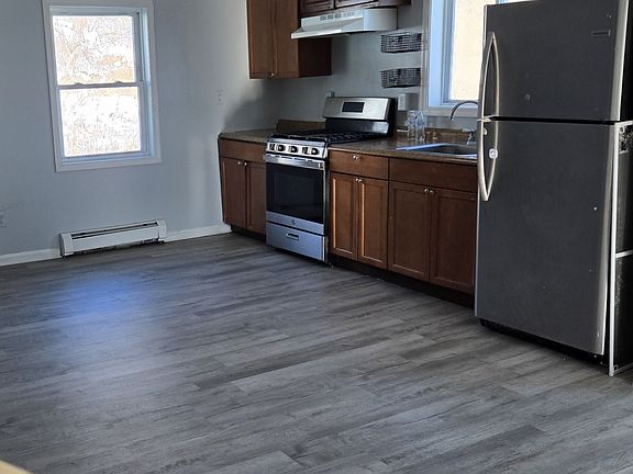 4th image of 6 Main St Unit 6