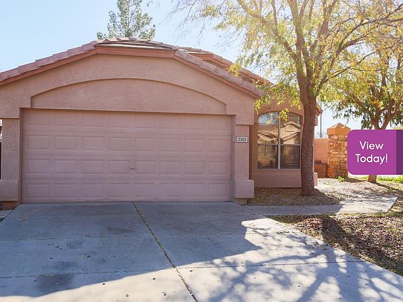 3rd image of 2303 E Arabian Dr