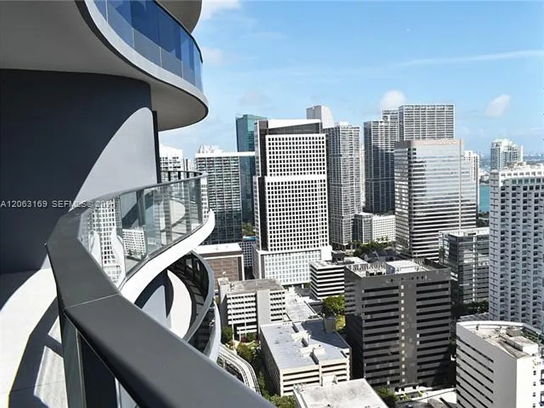 1000 Brickell Plz #CU-4205 — Photo 11