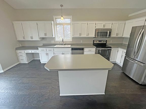 5th image of 10213 Washington Ct NE