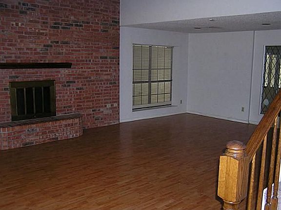 3rd image of 3812 Devonaire Dr