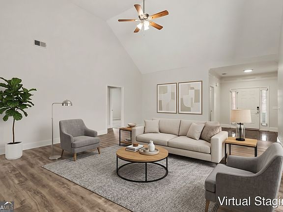 5th image of 17 Windermere Bnd NW