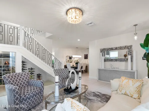 7241 Stella Ln, Lake Worth, FL 33463