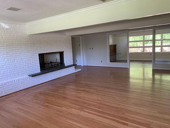 2nd image of 303 Dogwood Dr
