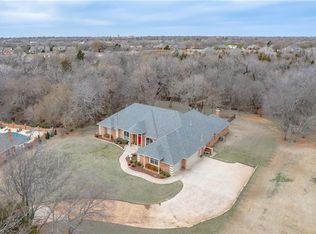 209 S Riverside Dr, Moore, OK 73160