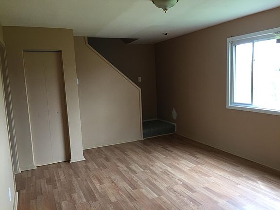 5th image of 32131 Genessee St