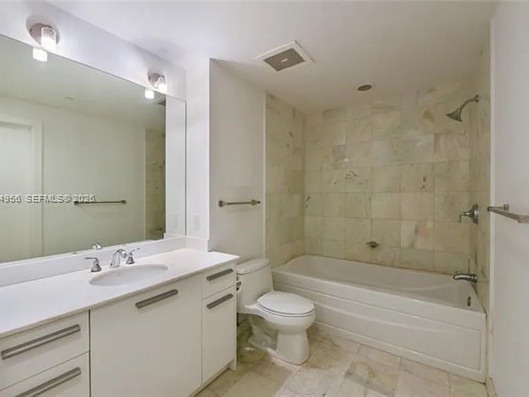 1060 Brickell Ave #1715 — Photo 7