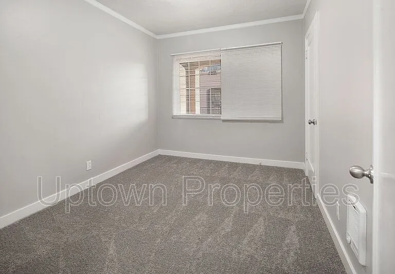 1344 NE 68th Ave — Photo 3