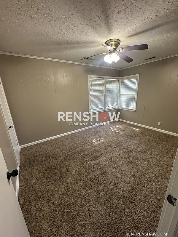 3 bed, 2.0 bath, 1268 sqft, $1,075 — Photo 3