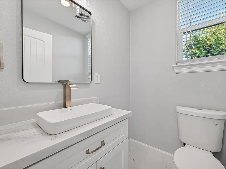 3344 Sanders St — Photo 34