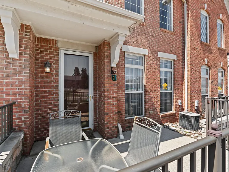 17 N Squirrel Rd — Photo 2