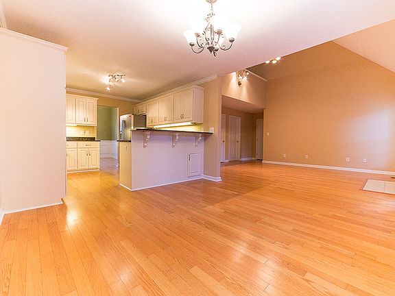 4th image of 3953 High Chaparral Dr
