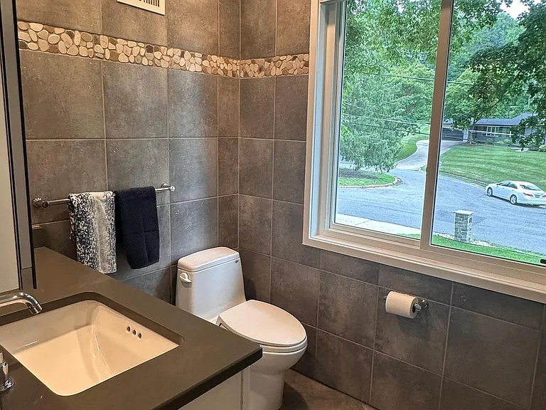 6005 Neilwood Dr — Photo 48
