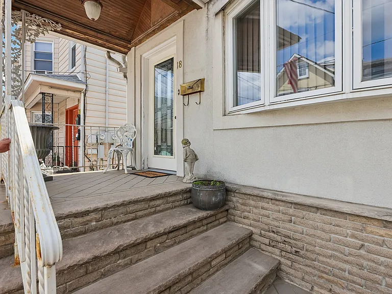 18 Patterson St — Photo 7
