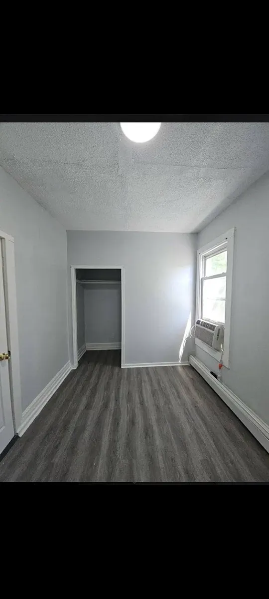Building Photo - 10 Rodwell Ave #2L